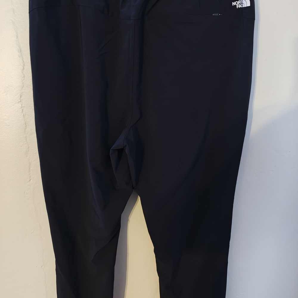 The North Face Black Wander 2.0 Joggers - Picture 2 of 3